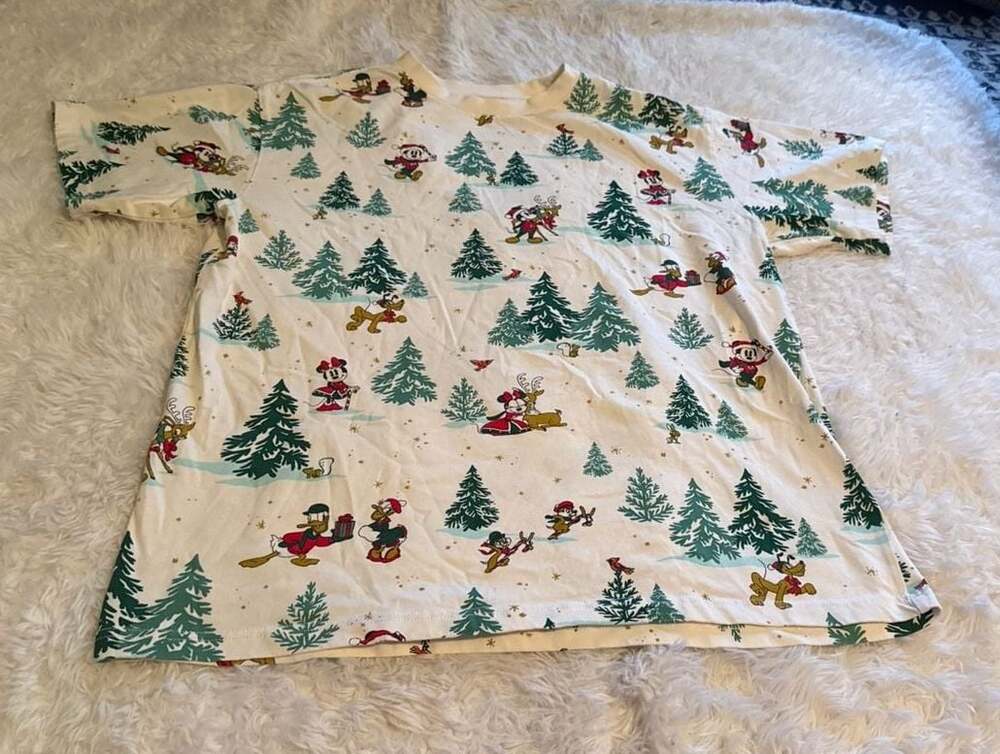 Disney Parks Mickey Mouse and Friends Holiday Winter Scene Cotton T-Shirt